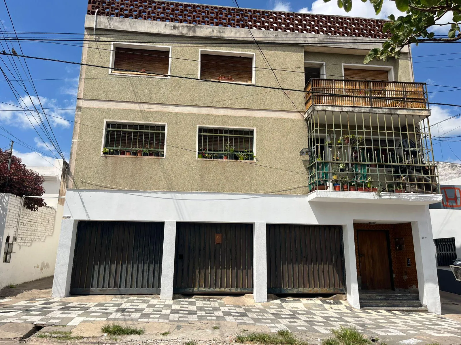 Oportunidad Dpto dos dormitorios PB con patio y sin expensas alberdi