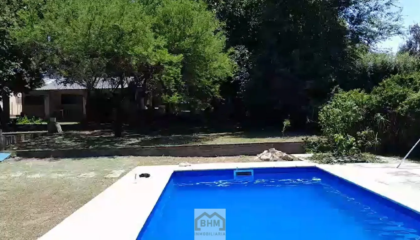 OPORTUNIDAD UNICA EN ANISACATE! CASA QUINTA CON AMPLIO TERRENO Y PISCINA