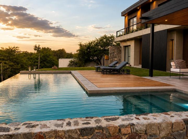 Casa · 600m² · 10 Ambientes · 3 Cocheras