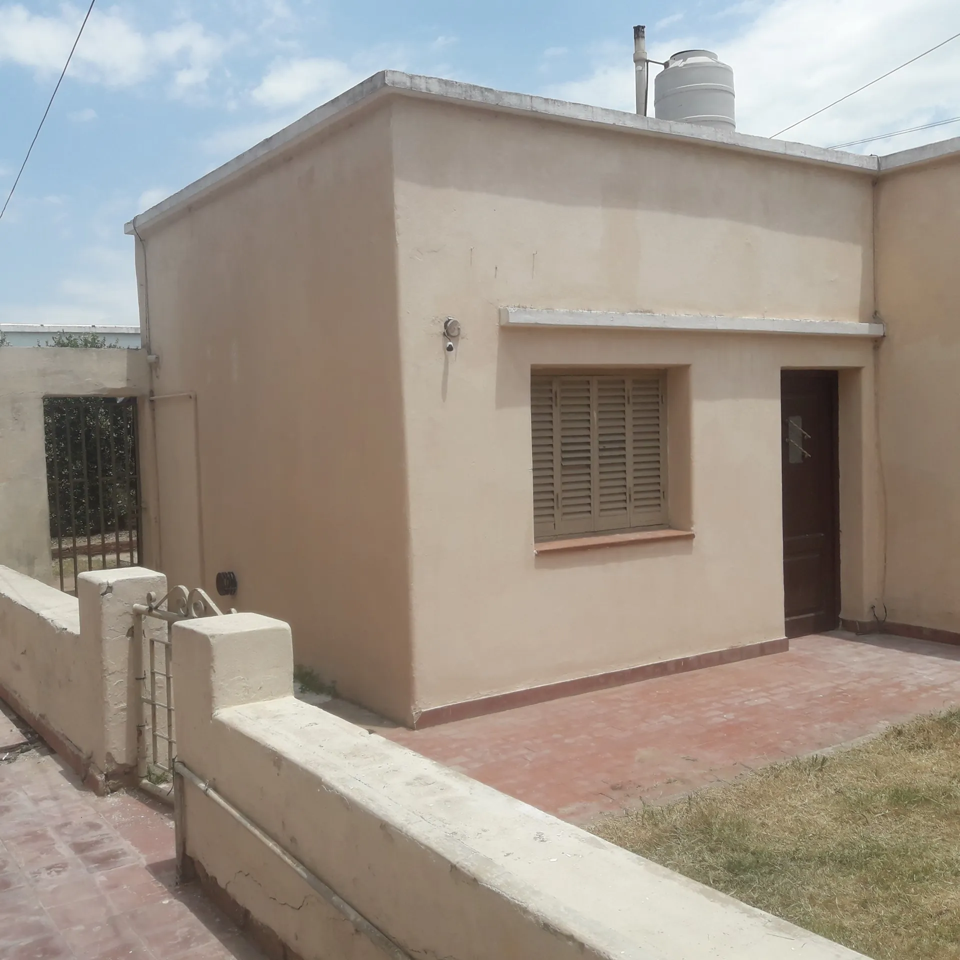 PUEYRREDON APTA CREDITO CASA 2 dor Suipacha 1994 A mts de Av. Patria y Bulnes