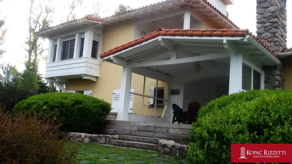 CASA GRANDE  VENTA CASA 9 D. C TERRENO 16300 m2.