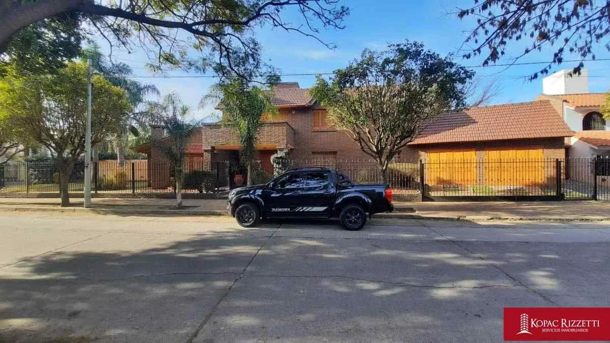 GRANJA DE FUNES (ANTONIO NORES 5596) - VENTA CASA 4 DORMITORIOS
