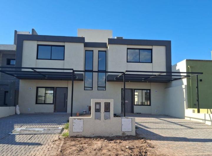 Casa · 114m² · 5 Ambientes