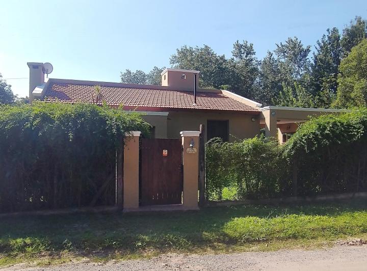 Casa · 250m² · 6 Ambientes · 2 Cocheras