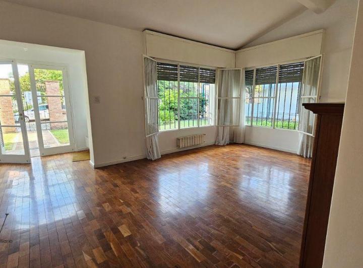Casa · 186m² · 7 Ambientes · 2 Cocheras