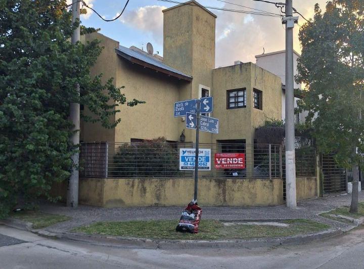 Casa · 160m² · 4 Ambientes · 1 Cochera