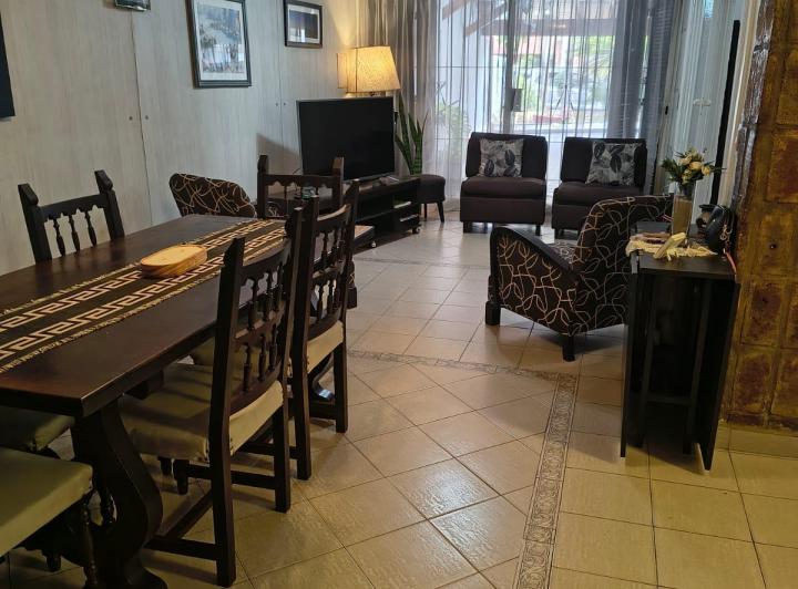 Casa · 240m² · 3 Ambientes