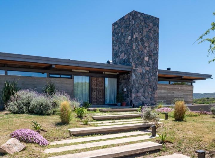 Casa · 433m² · 13 Ambientes · 2 Cocheras