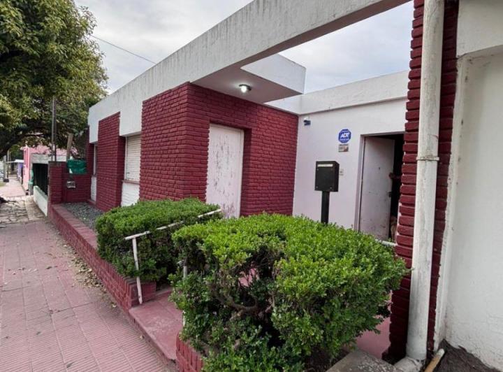 Casa · 80m² · 5 Ambientes · 1 Cochera