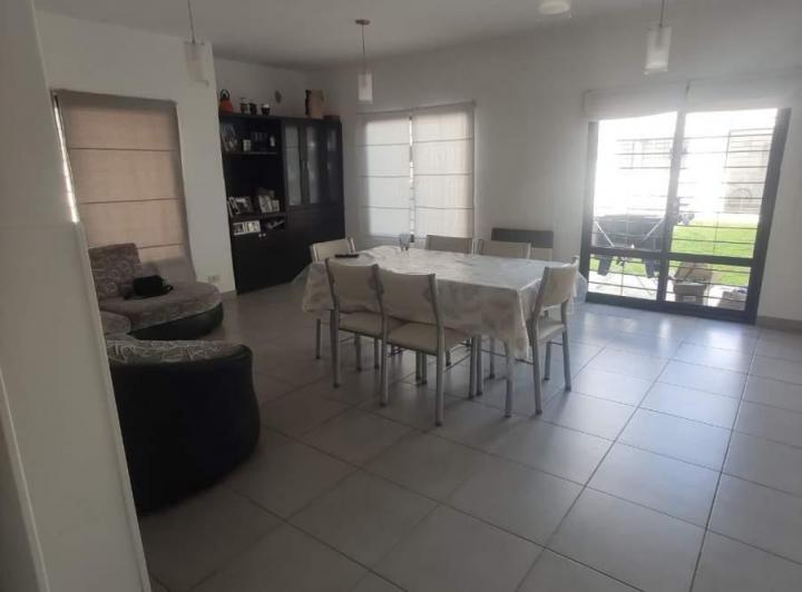 Casa · 100m² · 2 Ambientes