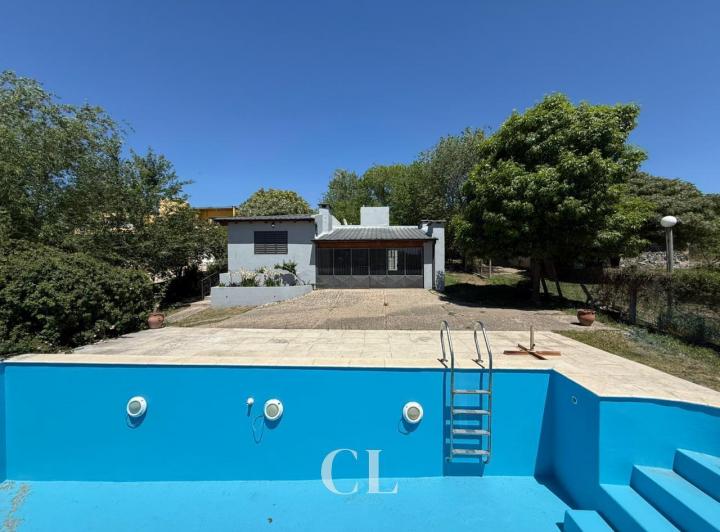 Casa · 210m² · 5 Ambientes · 1 Cochera