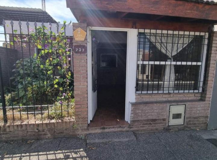 Casa · 120m² · 8 Ambientes