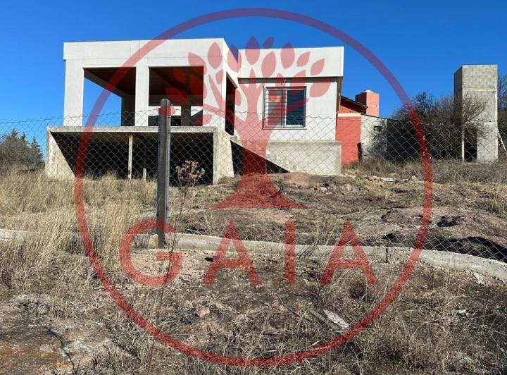 Casa · 134m² · 5 Ambientes · 2 Cocheras