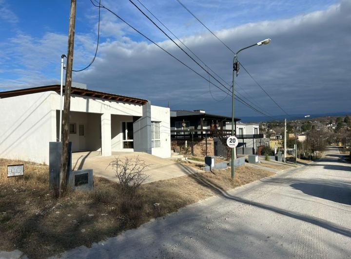 Casa · 701m² · 3 Ambientes