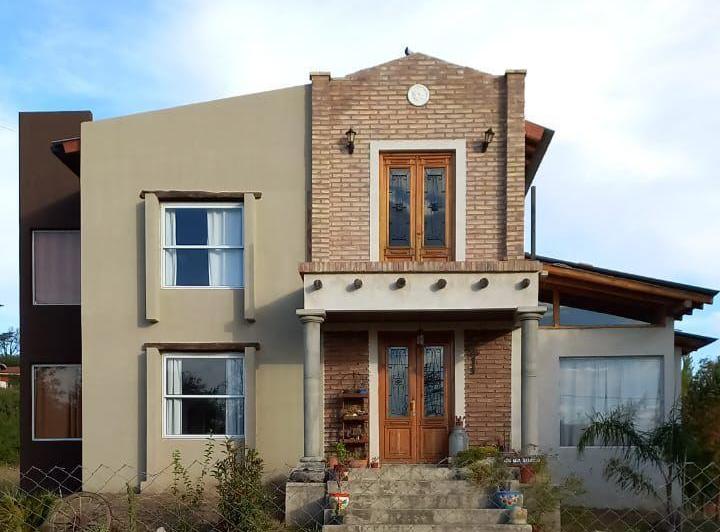 Casa · 156m² · 10 Ambientes · 2 Cocheras