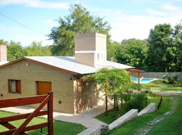Casa · 219m² · 5 Ambientes · 2 Cocheras