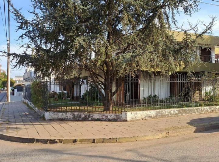 Casa · 301m² · 3 Ambientes
