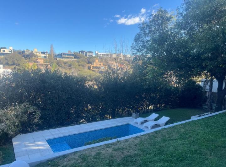 Casa · 300m² · 3 Ambientes