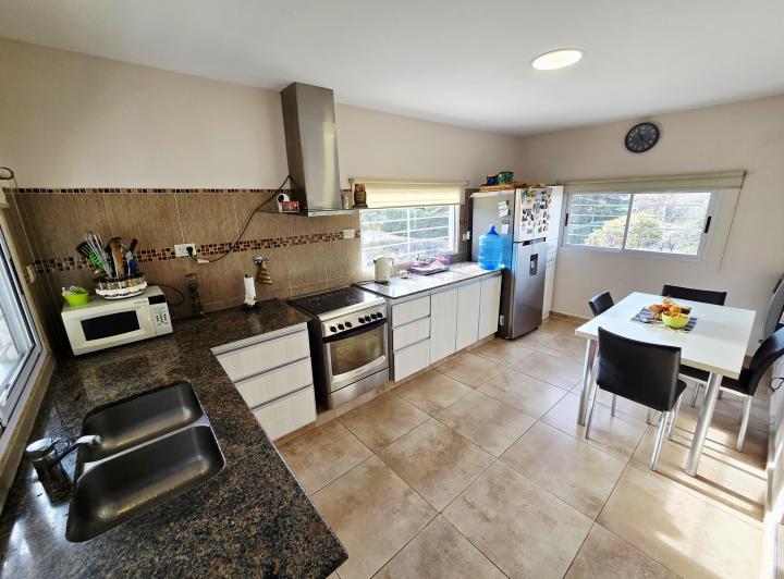 Casa · 142m² · 5 Ambientes · 2 Cocheras
