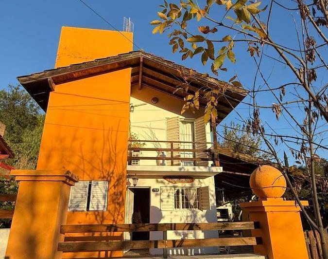 Casa · 360m² · 6 Ambientes · 1 Cochera