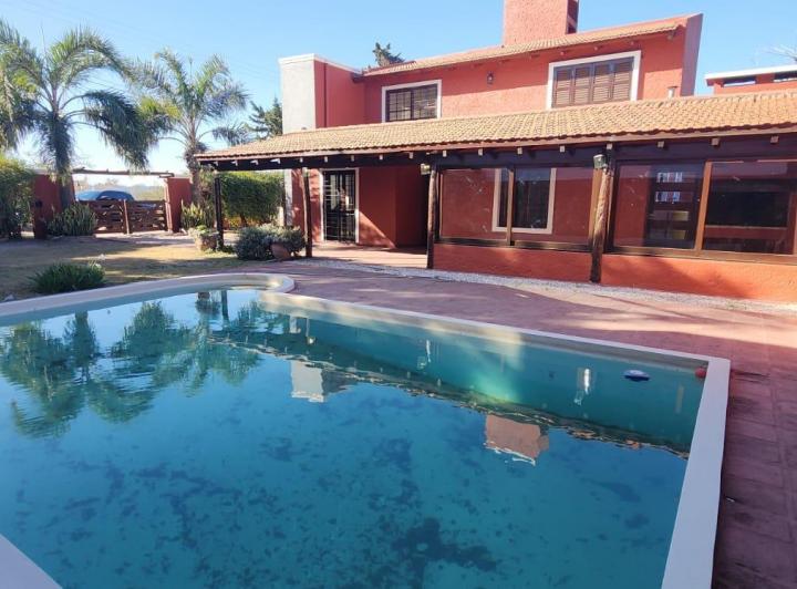 Casa · 190m² · 7 Ambientes · 2 Cocheras