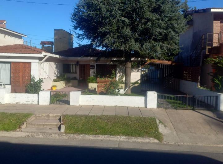 Casa · 400m² · 7 Ambientes · 3 Cocheras