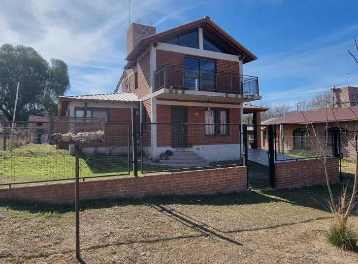 Casa · 181m² · 7 Ambientes · 1 Cochera