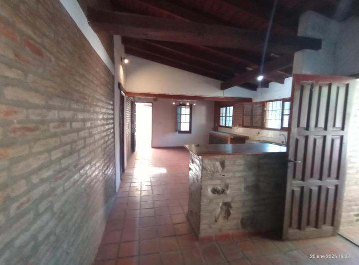 Casa · 90m² · 5 Ambientes · 1 Cochera