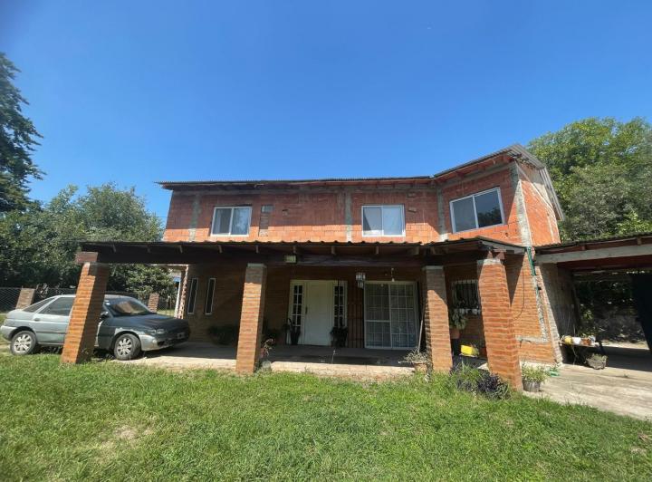 Casa · 275m² · 4 Ambientes · 2 Cocheras