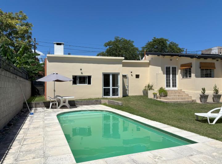 Casa · 227m² · 3 Dormitorios · 2 Cocheras