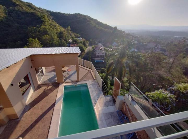 Casa · 730m² · 5 Ambientes · 2 Cocheras