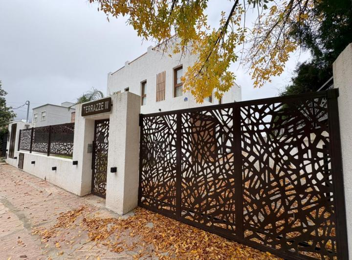 Casa · 117m² · 2 Dormitorios · 1 Cochera