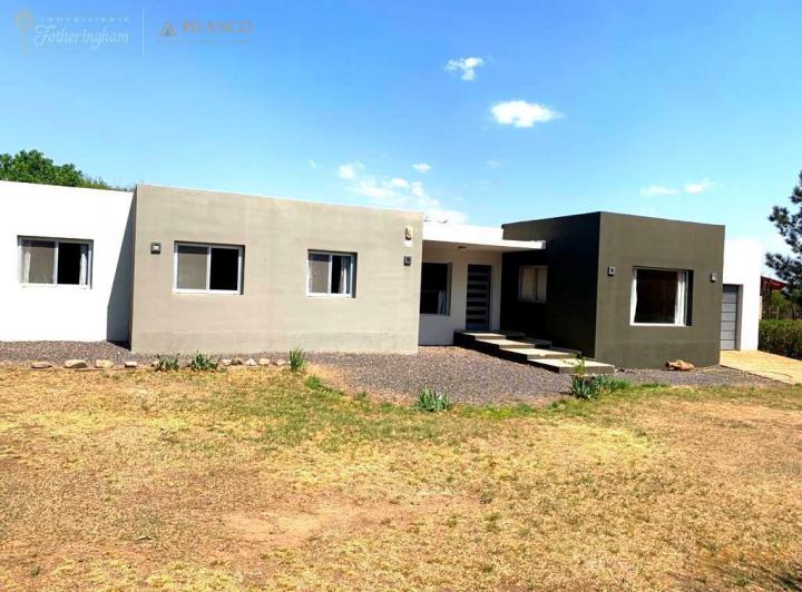 Casa · 193m² · 5 Ambientes · 1 Cochera