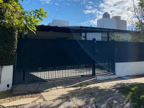 Casa en Venta en Adrogue, Partido de Almirante Brown