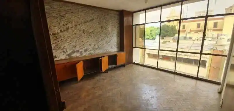 Centro - vendo oficina 100 m2 - Dean Funes Nº 100 - recibo menor