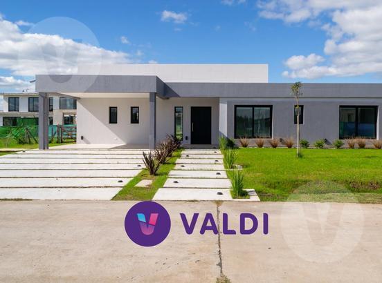 Casa · 140m² · 4 Ambientes · 2 Cocheras