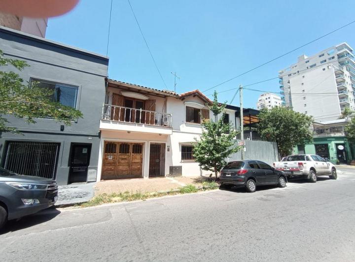 Casa · 271m² · 5 Ambientes · 1 Cochera