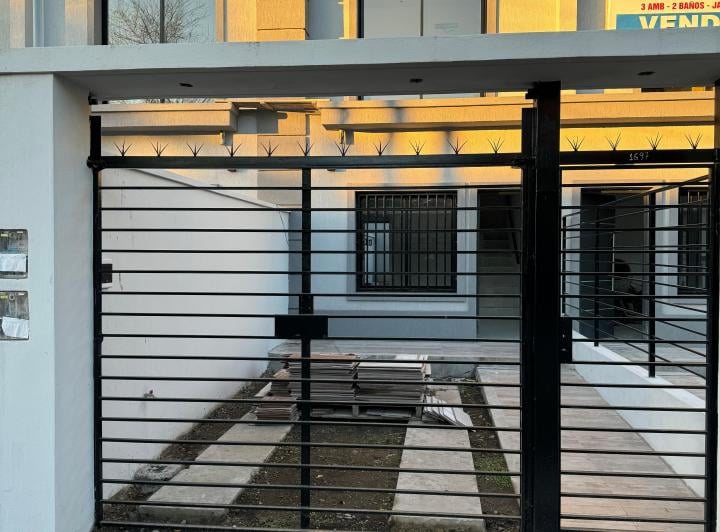 Casa · 90m² · 3 Ambientes · 1 Cochera