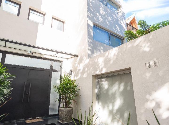 Casa · 342m² · 5 Ambientes · 1 Cochera