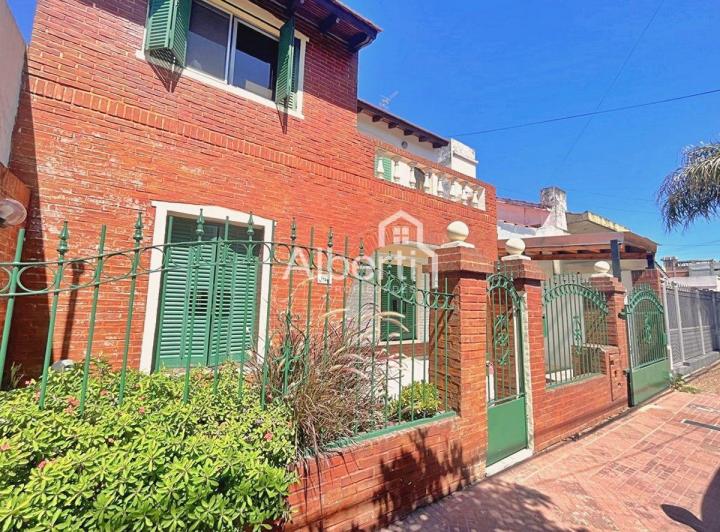 Casa · 191m² · 4 Ambientes · 1 Cochera
