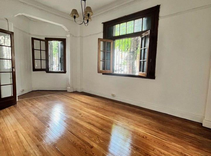 Casa · 232m² · 6 Ambientes · 1 Cochera