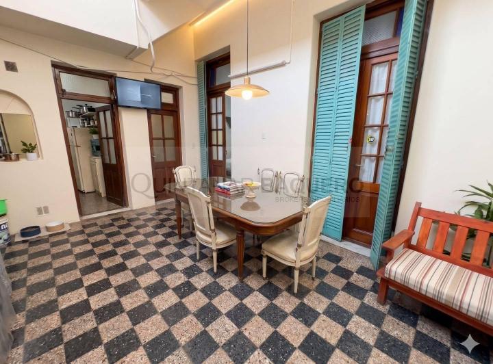 Casa · 255m² · 9 Ambientes