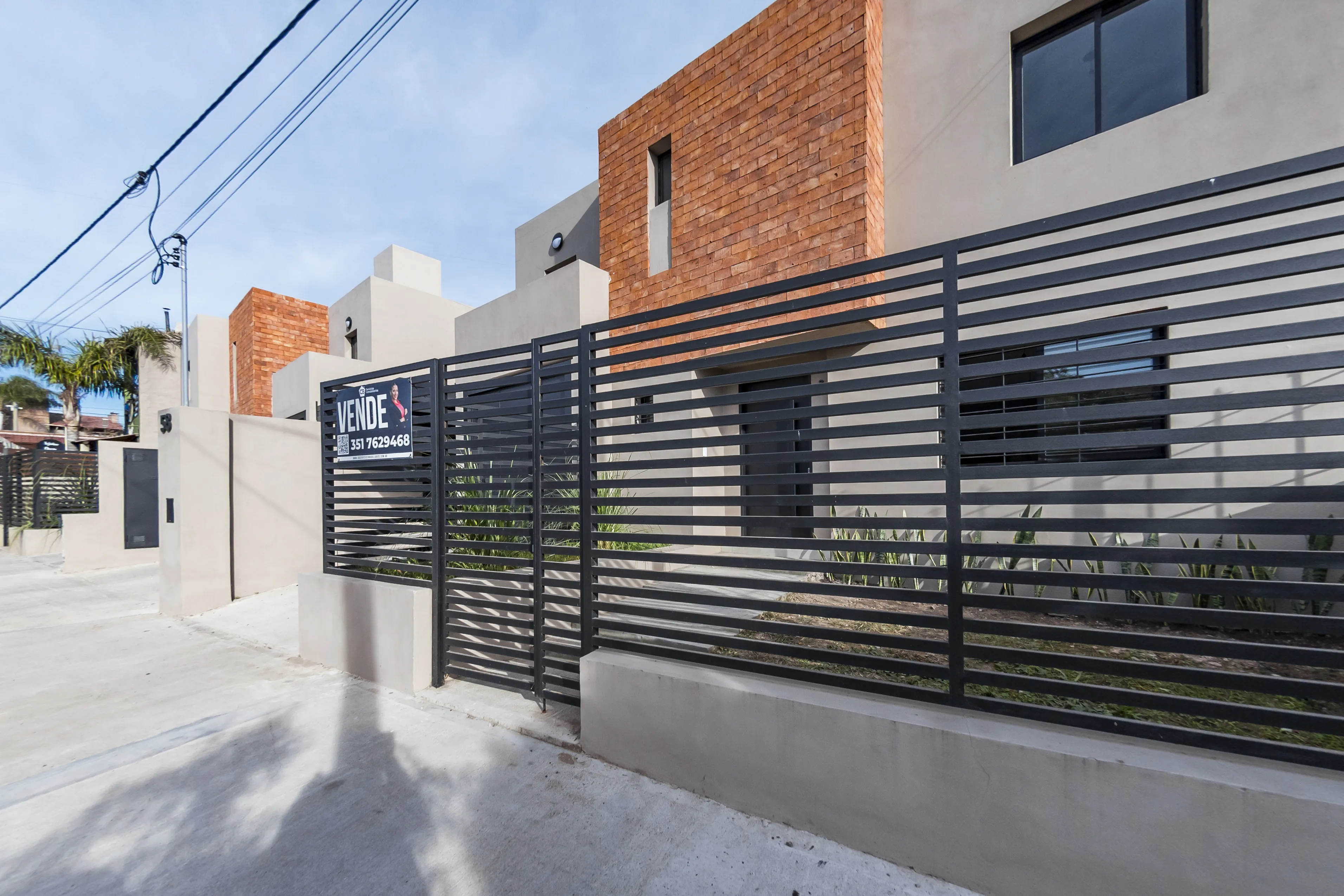Dúplex en Venta A Estrenar 3 Dorm. con Calefacción Central – Barrio Uritorco