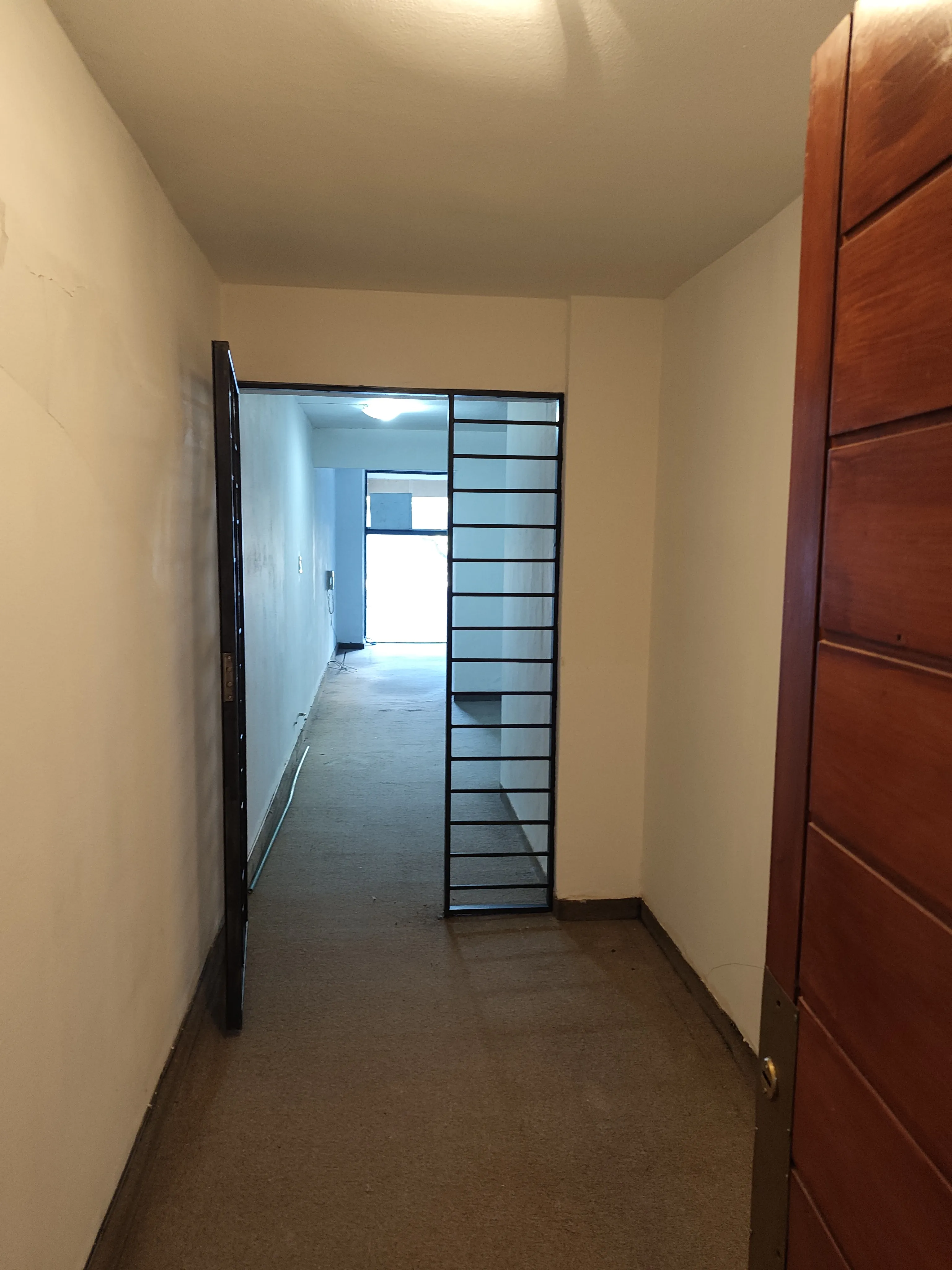 Alquilo oficina en zona municipalidad/ tribunales