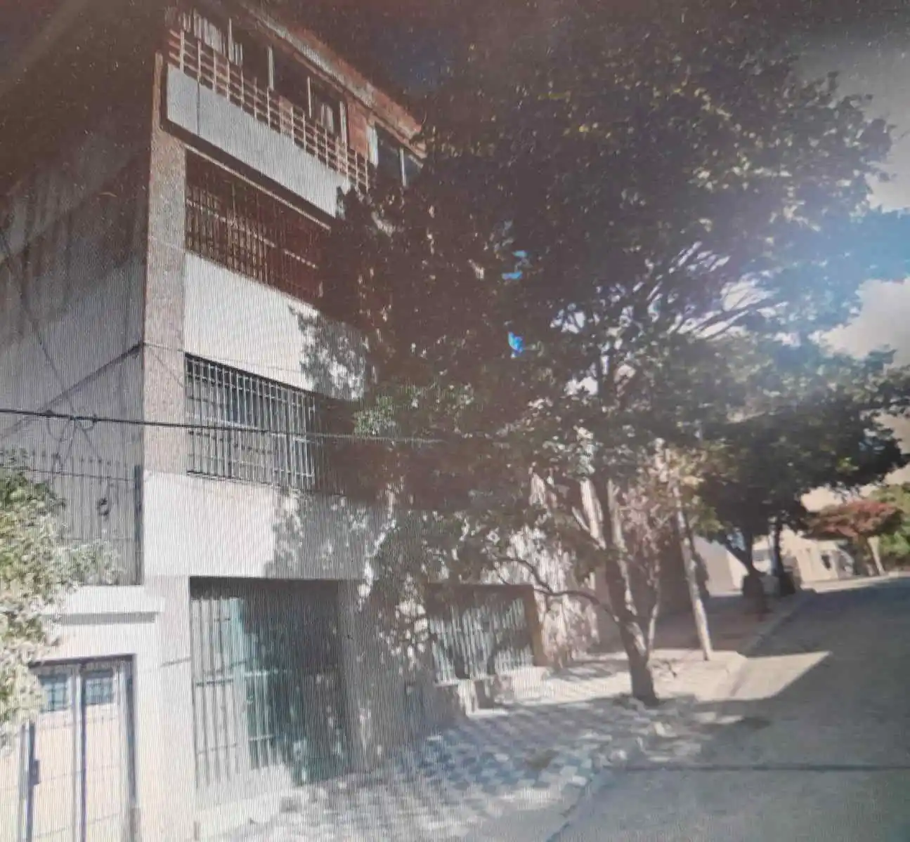 ALTO ALBERDI- EDIFICIO 3 PISOS - FABRICA C/ ELEVADOR