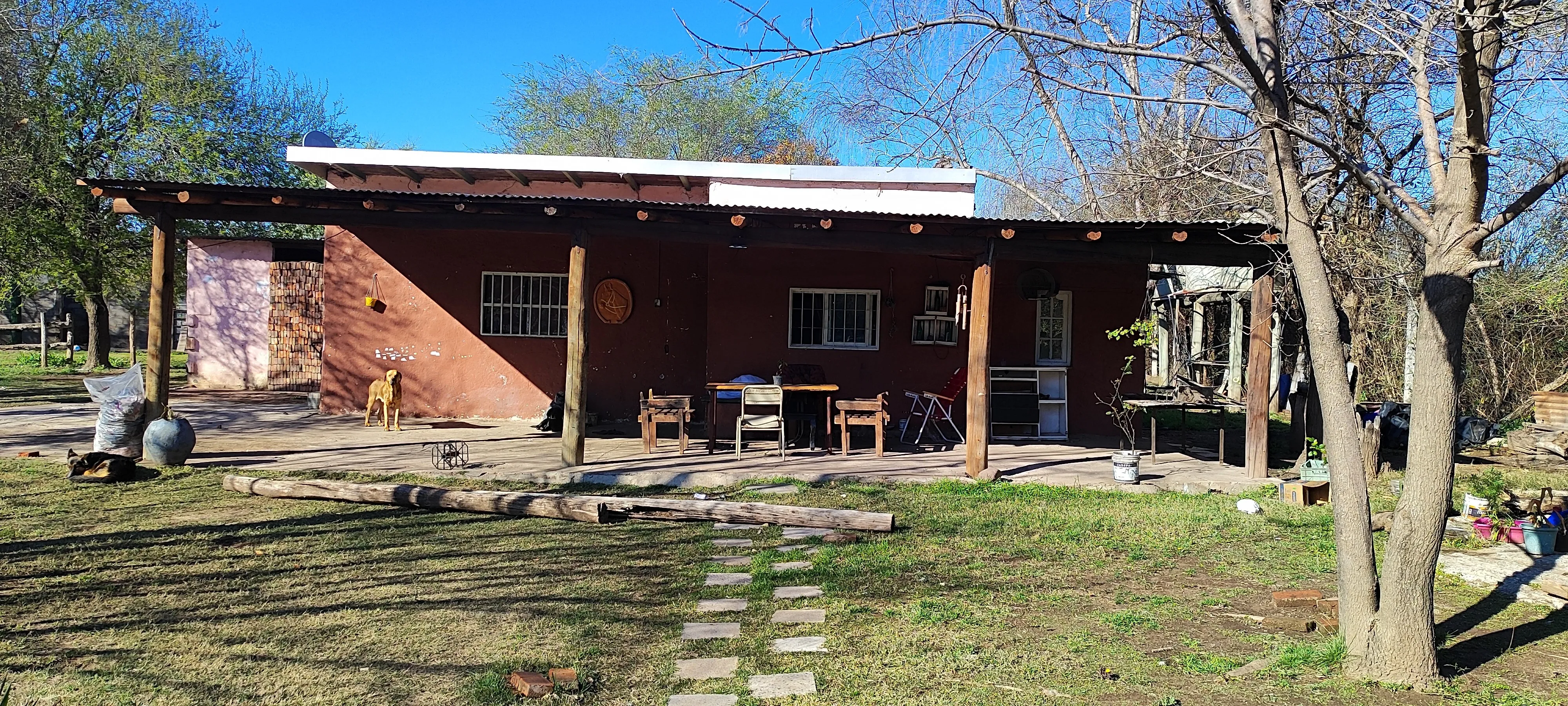 SE VENDE PROPIEDAD CON VIVIENDA, GALPONES Y CABALLERIZAS EN ZONA SUR DE CORDOBA