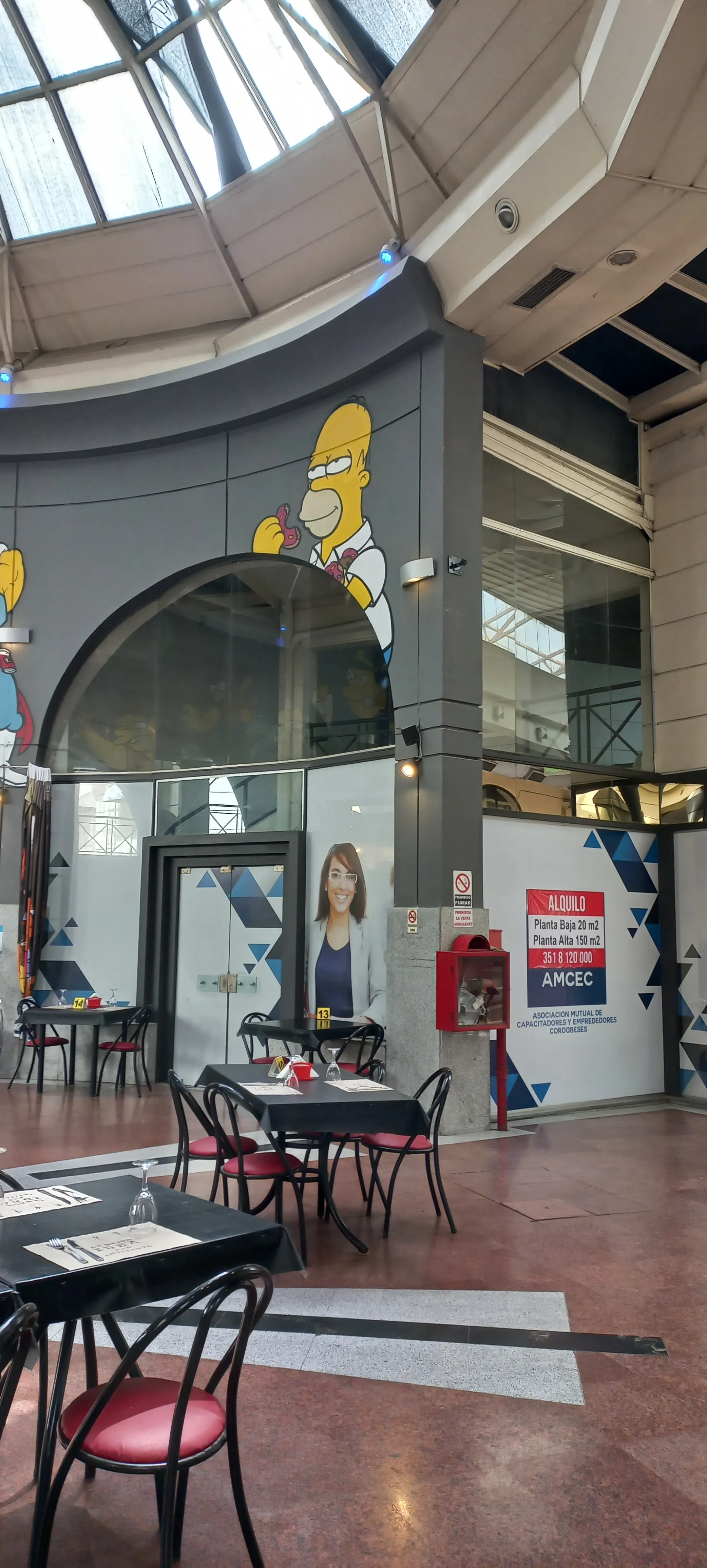Local / Depósito grande de 170 m2 en zona Peatonal 9 de Julio y Tucumán