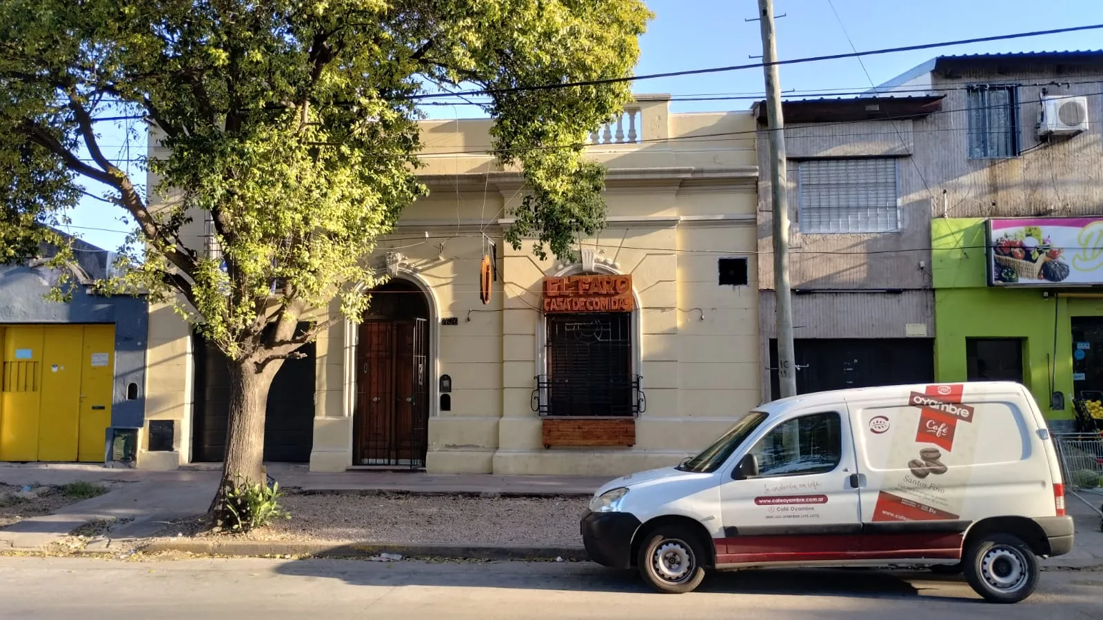 VENTA CASA 3 DORM BARRIO PUEYRREDON