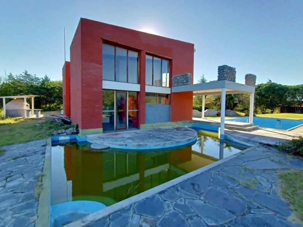 Complejo de cabañas, club house, confitería y restaurant