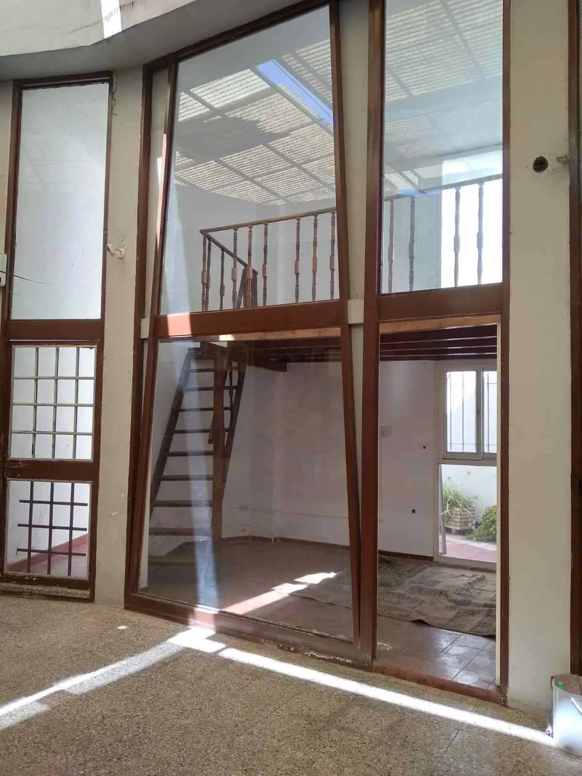 Vendo local comercial. Barrio Cerro de las Rosas